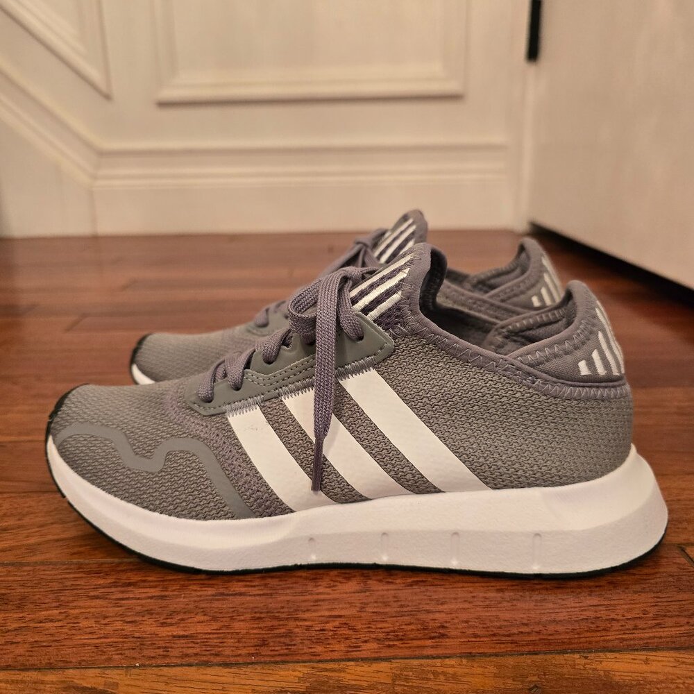 ADIDAS - Swift Run X J 'Grey' FY2159 - Size 6.5